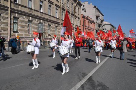 В Ленинграде прошли первомайские шествие и митинг