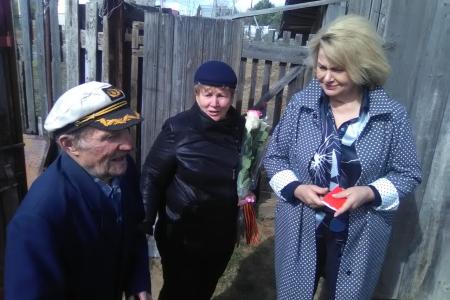 Чаепитие с победителями: Нина Останина встретилась с ветеранами в Пестово