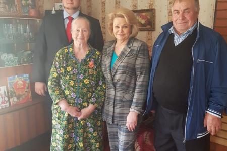 Новгородская область. Нина Останина поздравила с наступающим Днём Победы жителей Парфинского и Поддорского районов