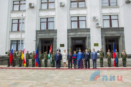 Казбек Тайсаев, Александр Ющенко, Виктор Губарев, Владимир Родин, Юлия Михайлова, Юлий Якубов с 10 по 12 мая приняли участие в праздничных мероприятиях в ДНР и ЛНР
