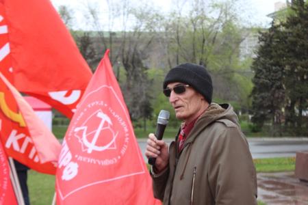 В Волгограде свидетелями митинга КПРФ стали многотысячные колонны демонстрантов