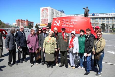 Саратовцы поддержали интернет-акцию КПРФ «Цвет Победы – красный!»