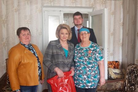Новгородская область. Нина Останина поздравила с наступающим Днём Победы жителей Парфинского и Поддорского районов