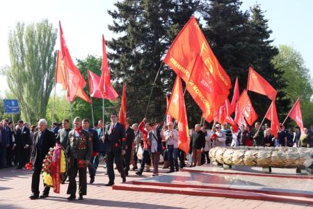 Саратовские коммунисты приняли участие в памятном мероприятии на Воскресенском мемориальном кладбище