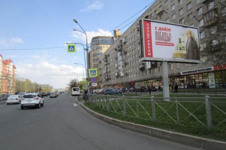 Владимир Бортко поздравляет петербуржцев с Днем Победы
