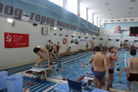 В Белгороде комсомольцы провели урок «Знамя нашей Победы» в спортивной школе олимпийского резерва