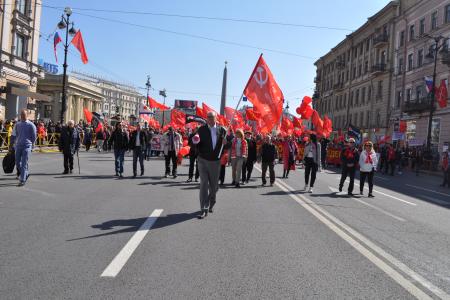 В Ленинграде прошли первомайские шествие и митинг