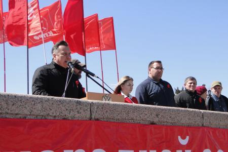 Коммунисты Амурской области вышли на Красный Первомай с требованиями отставки правительства