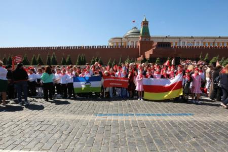 Дети с Северного Кавказа приняли участие в торжественном приеме в пионеры