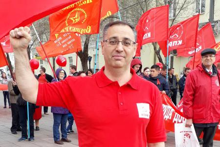 В Оренбуржье прошла первомайская демонстрация под флагами КПРФ
