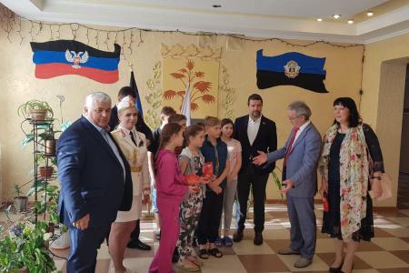 Казбек Тайсаев, Александр Ющенко, Виктор Губарев, Владимир Родин, Юлия Михайлова, Юлий Якубов с 10 по 12 мая приняли участие в праздничных мероприятиях в ДНР и ЛНР