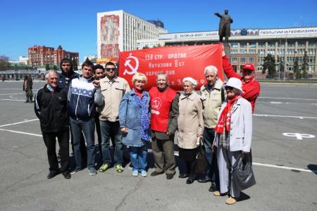 Саратовцы поддержали интернет-акцию КПРФ «Цвет Победы – красный!»