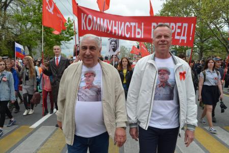 Цвет Победы красный: Севастопольские коммунисты отметили День Победы