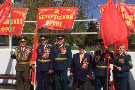 Оренбург. Великая Победа - красного цвета!