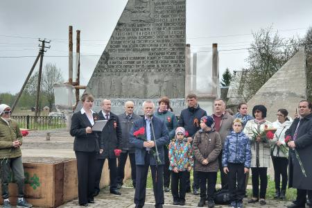 Депутат Сергей Пантелеев принял участие в торжественном митинге, посвященном памяти погибших бойцов Кировской дивизии народного ополчения
