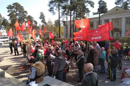Ленинградская область. Первомай под Красными знаменами