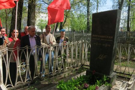 Республика Чувашия. В Чебоксарах коммунисты возложили цветы к Братской могиле воинов, умерших от ран в госпиталях во время Великой Отечественной войны