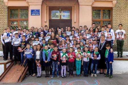 Марьяна Наумова посетила более 100 школ на Донбассе