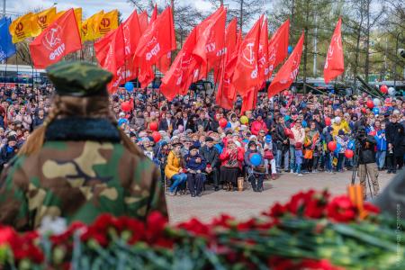 Красноярск. Цвет Победы - красный!