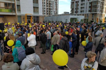 Денис Парфенов провел встречу с жителями столичного района Свиблово