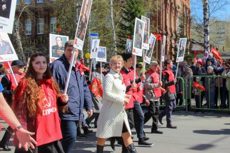 «Красная колонна» на Параде Победы в Томске