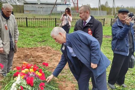 Депутат Сергей Пантелеев принял участие в торжественном митинге, посвященном памяти погибших бойцов Кировской дивизии народного ополчения
