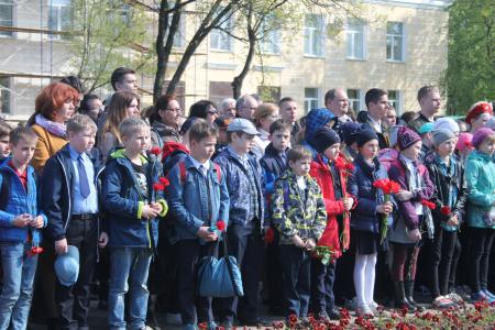 Коммунисты Пскова почтили память советских воинов и партизан