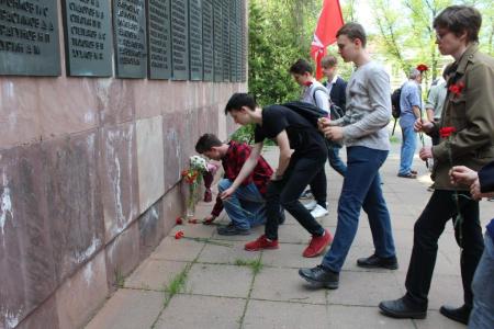 Пензенские коммунисты отметили День Победы Сталинским маршем