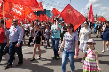 Рязанские коммунисты отметили День Победы праздничным шествием