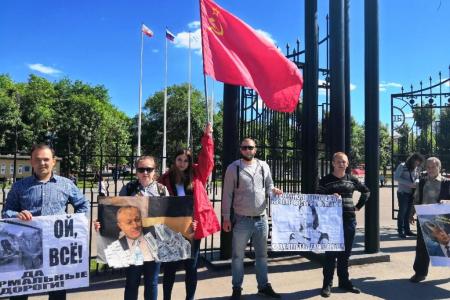 Саратов. Коммунисты провели пикет с требованием возродить промышленность