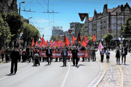 Калининградцы вышли на демонстрацию в честь Первого Мая