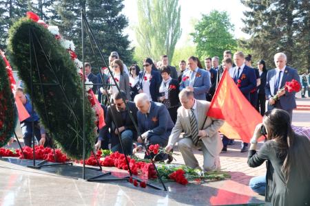 Саратовские коммунисты приняли участие в памятном мероприятии на Воскресенском мемориальном кладбище