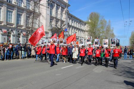 «Красная колонна» на Параде Победы в Томске