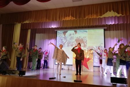 Пионеры Новосибирска организовали праздничный концерт для Детей войны