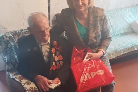 Новгородская область. Нина Останина поздравила с наступающим Днём Победы жителей Парфинского и Поддорского районов