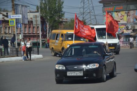 День Победы в Астрахани отметили автопробегом и митингом