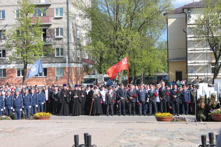 Коммунисты Пскова почтили память советских воинов и партизан