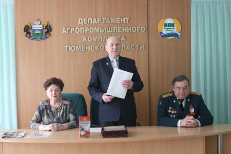 Депутат Тюменской областной Думы Т.Н. Казанцева поздравила ветеранов совета землячеств Тюменской области с Днем Победы
