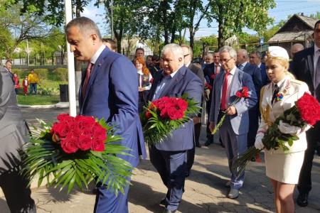 Казбек Тайсаев, Александр Ющенко, Виктор Губарев, Владимир Родин, Юлия Михайлова, Юлий Якубов с 10 по 12 мая приняли участие в праздничных мероприятиях в ДНР и ЛНР