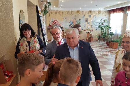 Казбек Тайсаев, Александр Ющенко, Виктор Губарев, Владимир Родин, Юлия Михайлова, Юлий Якубов с 10 по 12 мая приняли участие в праздничных мероприятиях в ДНР и ЛНР