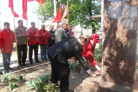 Н.Н. Иванов принял участие в возложении цветов к памятнику К. Марксу в Курске в честь Дня рождения основоположника научного коммунизма