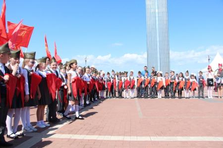 В Самаре коммунисты возложили цветы к Вечному огню
