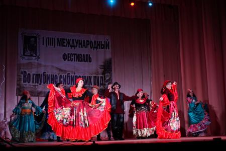 Организаторы Международного фестиваля «Во глубине сибирских руд…» получили благодарственные письма депутата Госдумы Владимира Позднякова