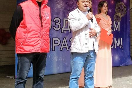 Курганские коммунисты в День защиты детей сделали подарок юным жителям областного центра
