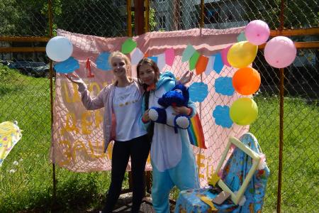Праздник в честь Дня защиты детей в Великом Новгороде прошел при поддержке Нины Останиной и КПРФ
