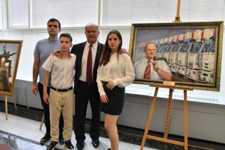 «Служить народу, бороться за правду!». В Госдуме открылась выставка, посвященная 75-летию Г.А. Зюганова
