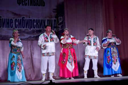 Организаторы Международного фестиваля «Во глубине сибирских руд…» получили благодарственные письма депутата Госдумы Владимира Позднякова