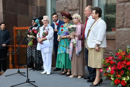 Г.А. Зюганов принял участие в открытии мемориальной доски, посвященной Л.Г. Зыкиной