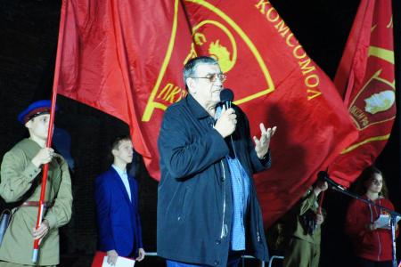Санкт-Петербург. В ночь с 21 на 22 июня коммунисты и комсомольцы приняли участие в «Вахте памяти»
