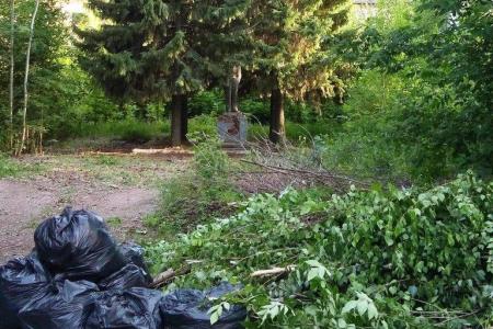 Саратовская область, г.Балашов. Не зарастет к нему народная тропа!